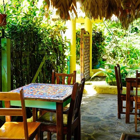 Cabinas Guarana Puerto Viejo de Talamanca Exterior photo