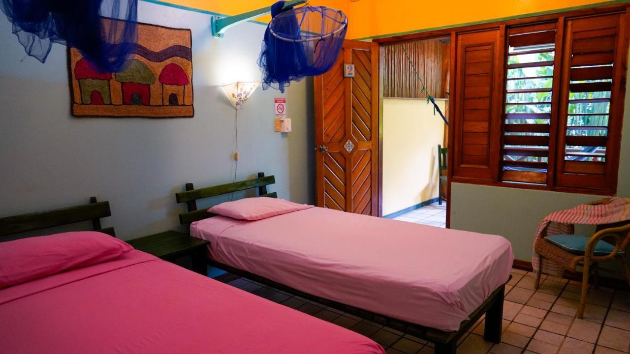 Cabinas Guarana Puerto Viejo de Talamanca Exterior photo